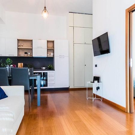 Hintown Duomo Via Baracchini Apartment Milan Luaran gambar